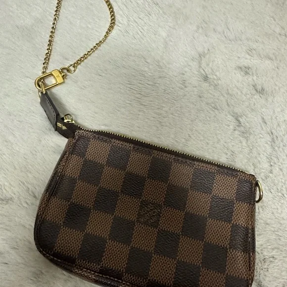 Louis Vuitton Mini Pochette Accessoires - Picture 1 of 7